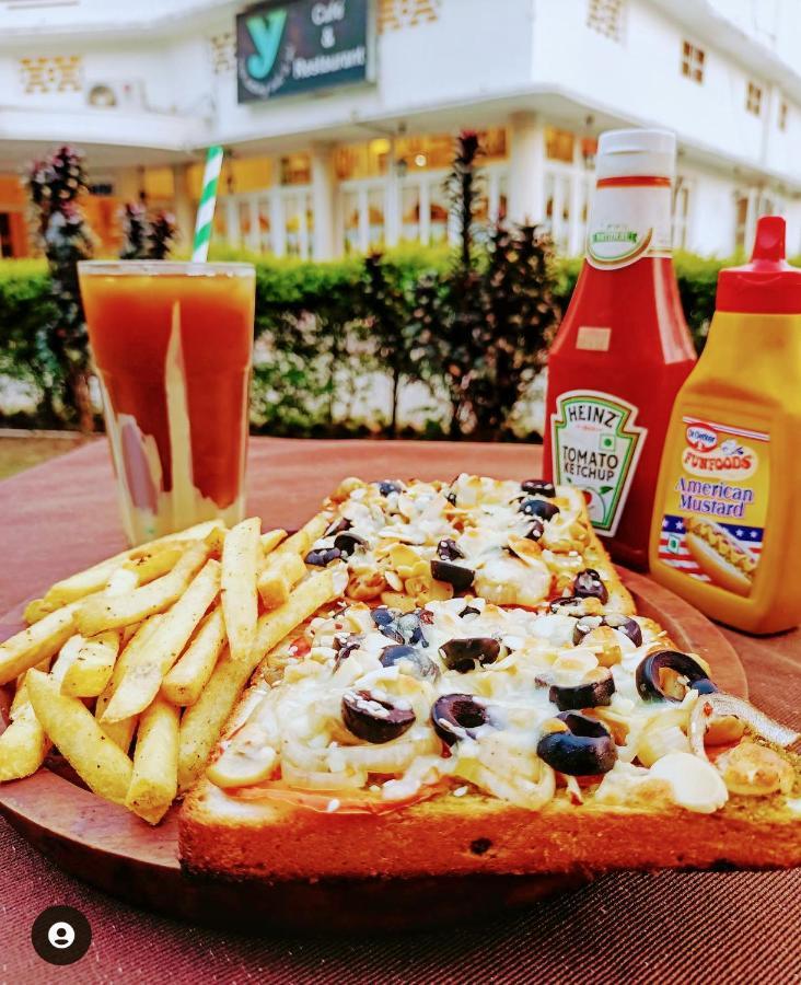Hotel White House Dehradun Exterior photo